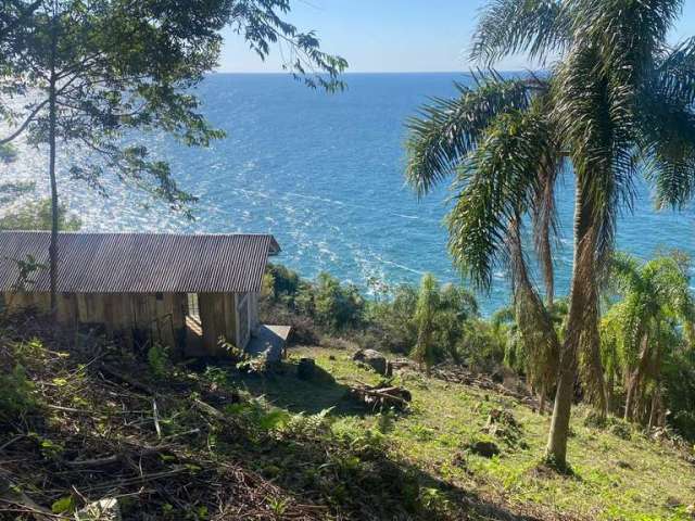 Terreno à Venda em Garopaba-SC, Praia da Ferrugem: 16.948,00m² com Vista para o Mar.