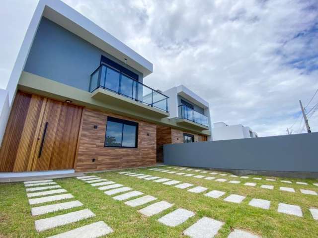 Magnífica Casa em Ambrósio, Garopaba-SC: 148m², 3 Dormitórios, 2 Suítes, Próxima à Praia