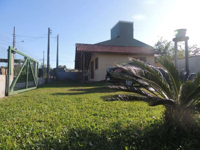 Linda Casa de 2 Quartos na Praia do Rosa, Imbituba-SC - Excelente Oportunidade!