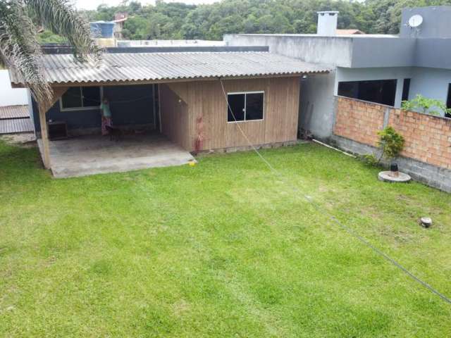 Casa encantadora em Encantada, Garopaba-SC: conforto, espaço e localização privilegiada!