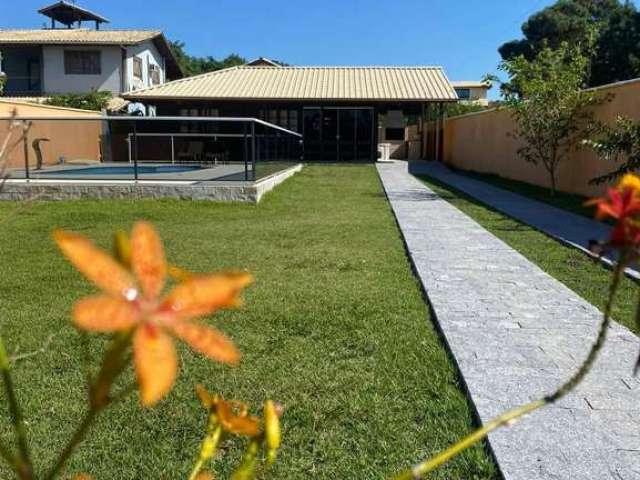 Casa Aconchegante e Mobiliada com Piscina e Área Gourmet em Ibiraquera - Imbituba/SC