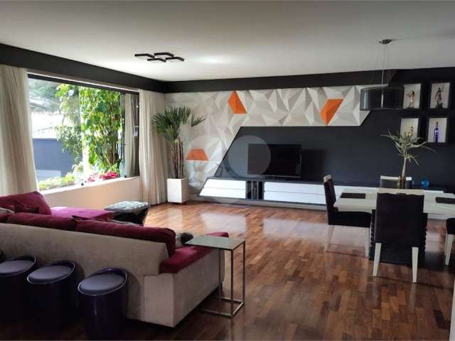 Casa com 3 quartos à venda em Jardim Avelino - SP