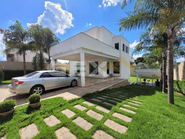 Casa no bairro Belvedere com Espaço Gourmet e Lote de 945m²