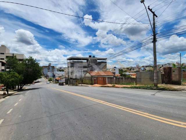 Lote com 345m², 10m² de frente, rua Pernambuco, Bairro Ipiranga, Divinópolis/MG