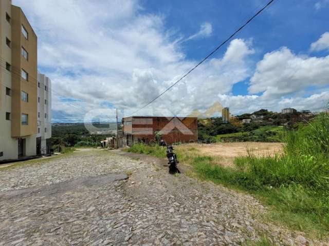 Lote com aproximadamente 700M² no Bairro São José