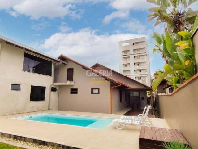 CASA no BOM RETIRO com 3 quartos para LOCAÇÃO, 270 m²