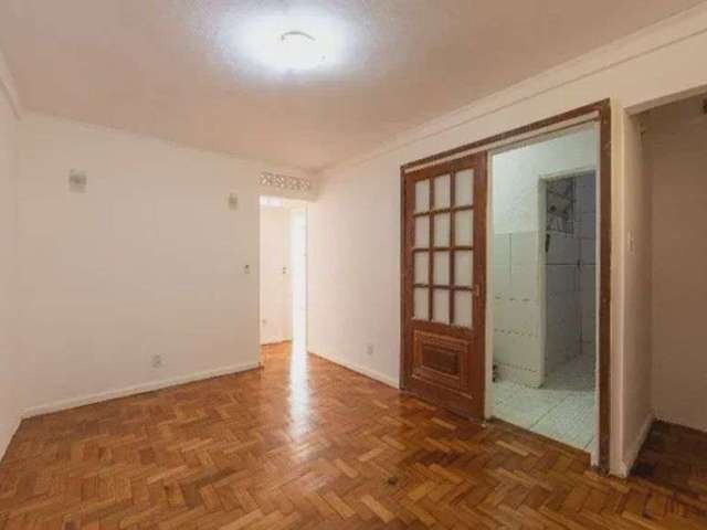 Excelente apartamento Reformado no Centro de Niterói