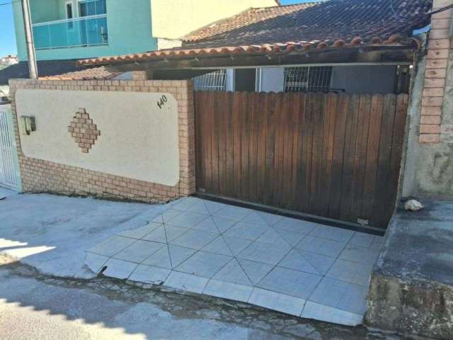 Excelente Casa em Condomínio Fechado