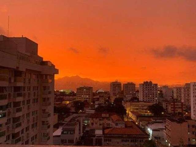 Excelente cobertura na Rua Visconde de Sepetiba no Centro de Niterói.