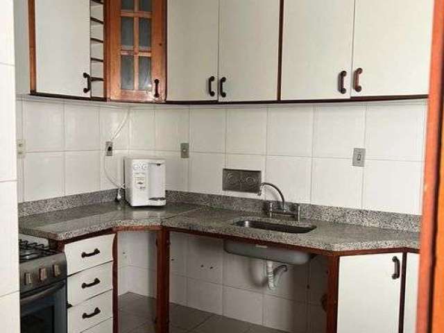 Excelente Apartamento na Rua Pereira da Silva 119 em Icaraí.