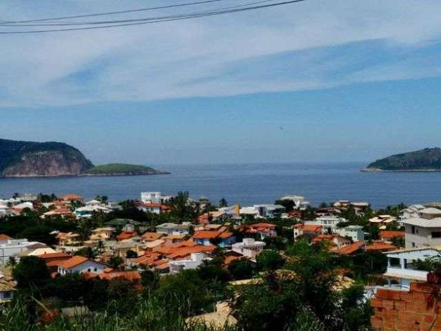 Lote em Camboinhas com 384 metros quadrados.