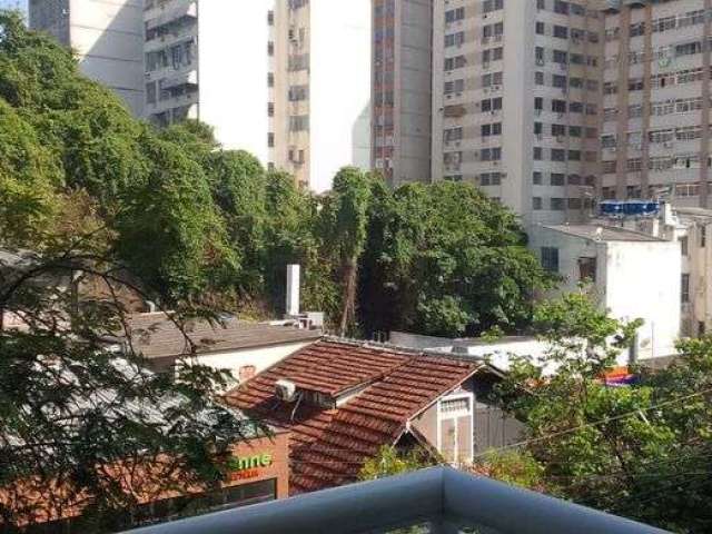 Excelente apartamento na Terceira Quadra da Praia de Icaraí Próximo a tudo.