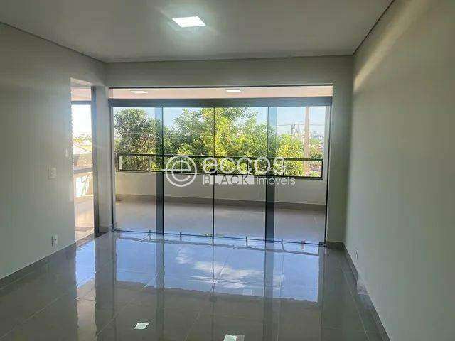 Apartamento à venda, 3 quartos, 1 suíte, 2 vagas, Granada - Uberlândia/MG