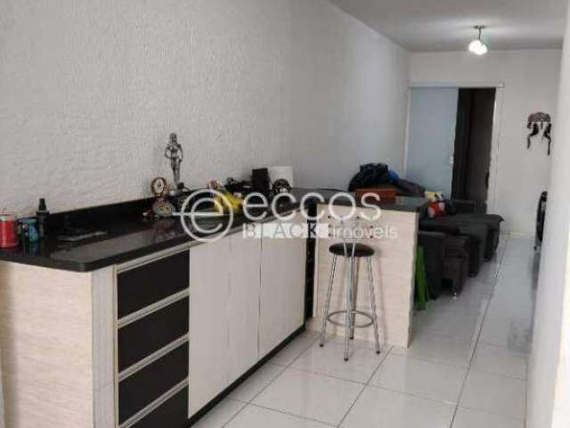 Casa à venda, 3 quartos, 1 suíte, 3 vagas, Aclimação - Uberlândia/MG