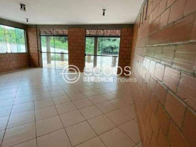 Casa à venda, 3 quartos, 1 suíte, 4 vagas, Cidade Jardim - Uberlândia/MG