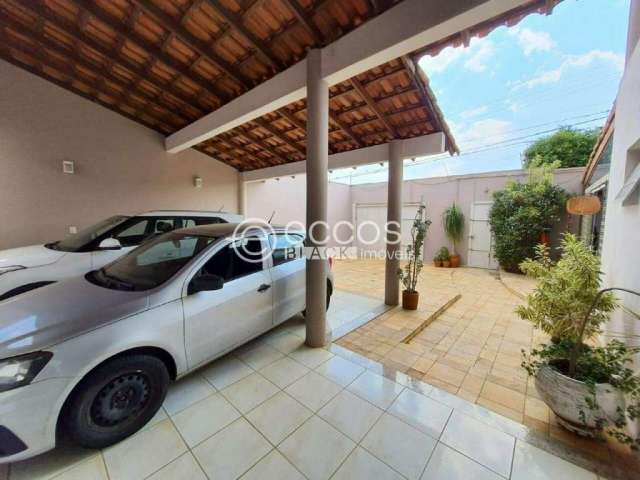 Casa à venda, 4 quartos, 4 suítes, 4 vagas, Jardim Karaíba - Uberlândia/MG