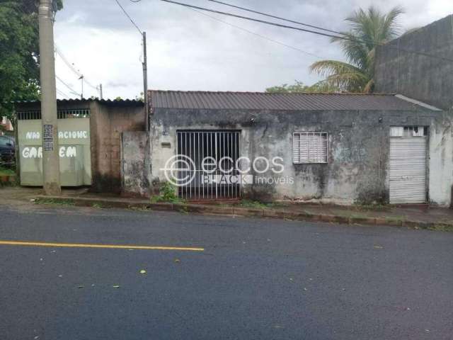 Casa à venda, 3 quartos, 1 suíte, 2 vagas, Jardim Brasília - Uberlândia/MG