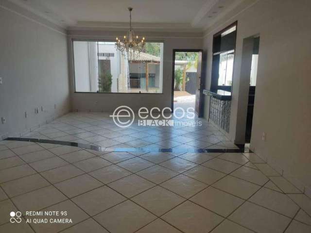 Casa à venda, 3 quartos, 2 suítes, 3 vagas, Dona Zulmira - Uberlândia/MG