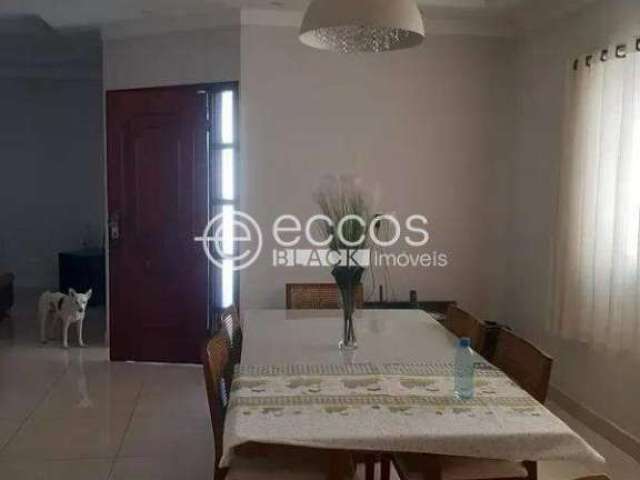 Casa à venda, 3 quartos, 1 suíte, 4 vagas, Brasil - Uberlândia/MG