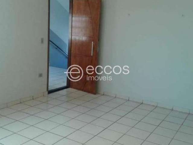 Apartamento à venda, 2 quartos, 1 suíte, 1 vaga, Osvaldo Rezende - Uberlândia/MG