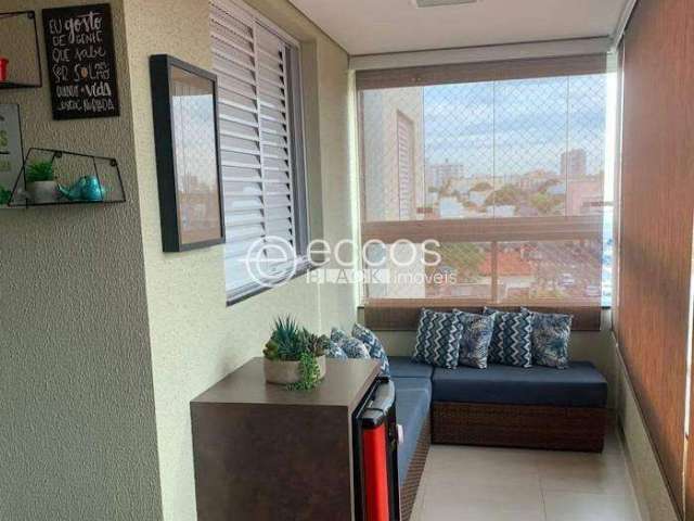 Apartamento à venda, 3 quartos, 1 suíte, 2 vagas, Santa Mônica - Uberlândia/MG