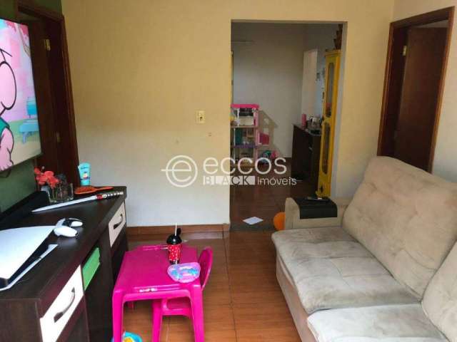 Casa à venda, 2 quartos, 2 suítes, 2 vagas, Umuarama - Uberlândia/MG