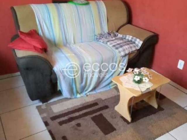 Apartamento à venda, 2 quartos, 1 vaga, Marta Helena - Uberlândia/MG