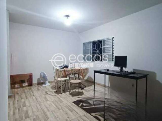 Apartamento à venda, 3 quartos, 1 suíte, 1 vaga, Saraiva - Uberlândia/MG