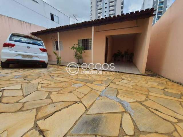 Casa à venda, 3 quartos, 1 suíte, 4 vagas, Tibery - Uberlândia/MG