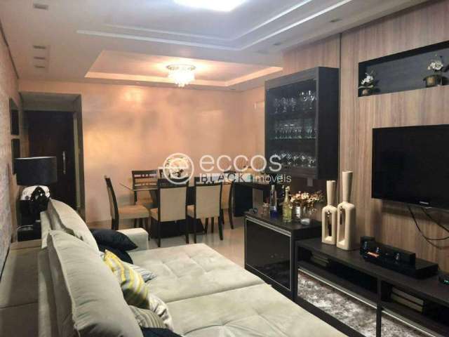 Apartamento à venda, 3 quartos, 1 suíte, 2 vagas, Santa Mônica - Uberlândia/MG