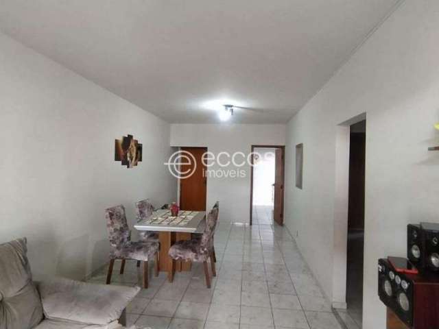 Apartamento à venda, 3 quartos, 1 suíte, 1 vaga, Centro - Uberlândia/MG