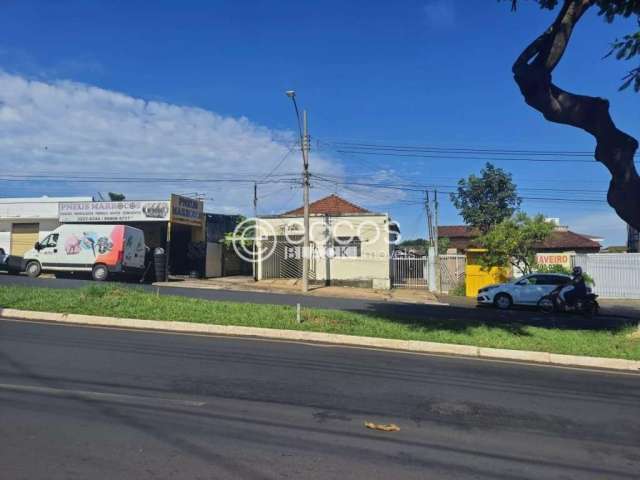 Casa à venda, 3 quartos, 3 vagas, Martins - Uberlândia/MG