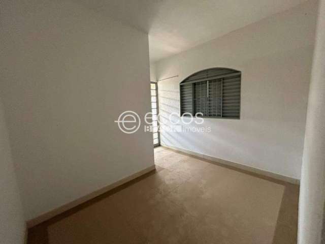 Casa à venda, 4 quartos, 2 suítes, 3 vagas, Planalto - Uberlândia/MG