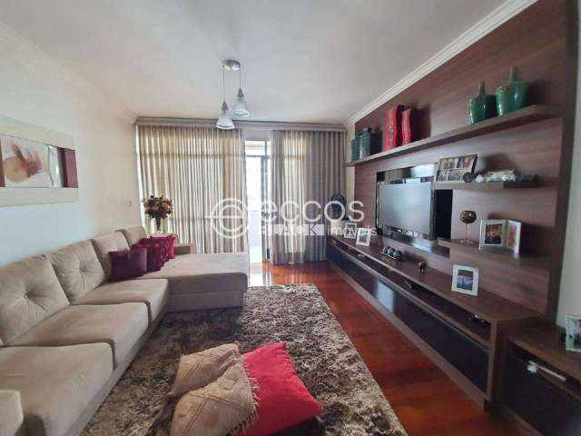 Apartamento à venda, 4 quartos, 1 suíte, 4 vagas, Nossa Senhora Aparecida - Uberlândia/MG