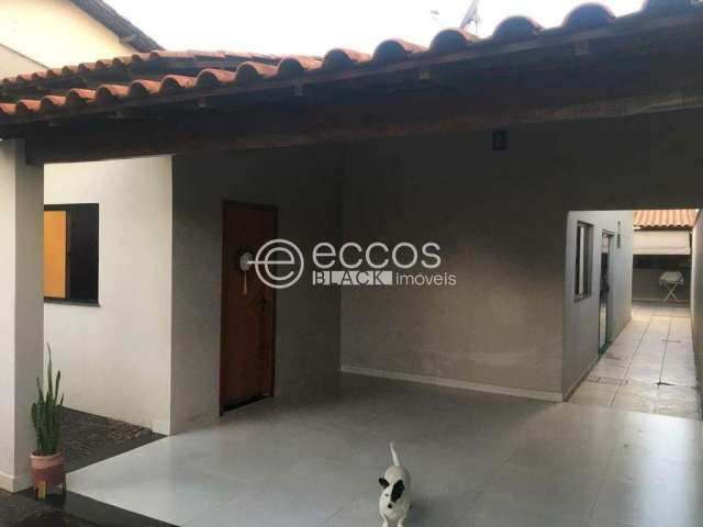 Casa à venda, 3 quartos, 1 suíte, 2 vagas, Dona Zulmira - Uberlândia/MG