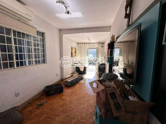 Casa para aluguel, 2 quartos, 2 vagas, Lídice - Uberlândia/MG