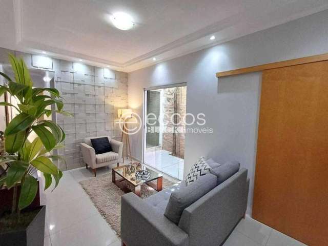 Casa à venda, 3 quartos, 1 suíte, 2 vagas, Pacaembu - Uberlândia/MG