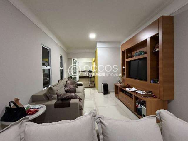 Casa à venda, 3 quartos, 1 suíte, 4 vagas, Santa Luzia - Uberlândia/MG