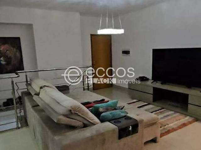 APARTAMENTO DUPLEX à venda, 3 quartos, 3 suítes, 4 vagas, Brasil - Uberlândia/MG