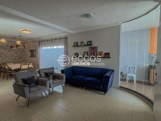 Casa à venda, 3 quartos, 1 suíte, 4 vagas, Jardim Botânico - Uberlândia/MG