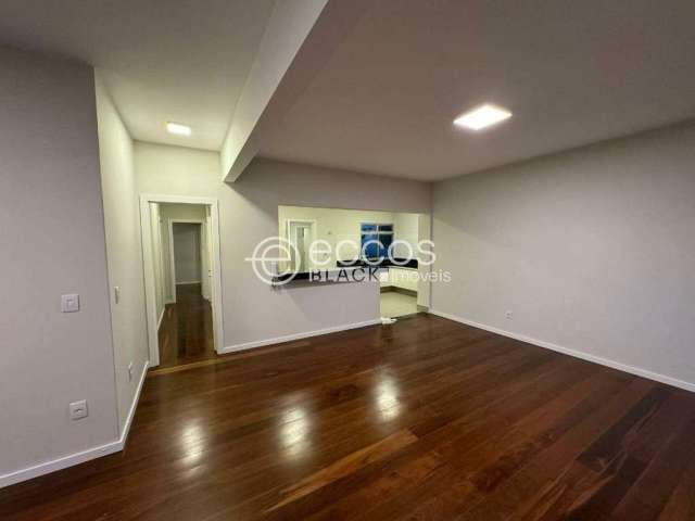 Apartamento à venda, 3 quartos, 1 suíte, 1 vaga, Martins - Uberlândia/MG