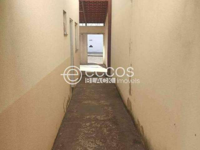 Casa à venda, 3 quartos, 1 vaga, Jardim Ipanema - Uberlândia/MG