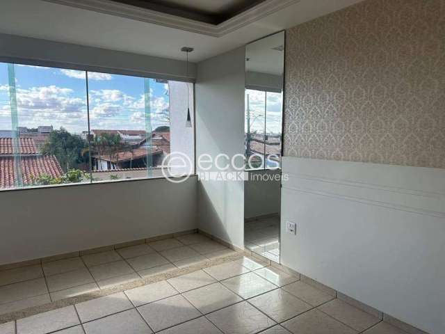 Casa à venda, 3 quartos, 1 suíte, 2 vagas, Planalto - Uberlândia/MG