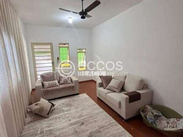 Casa à venda, 3 quartos, 3 vagas, Tubalina - Uberlândia/MG