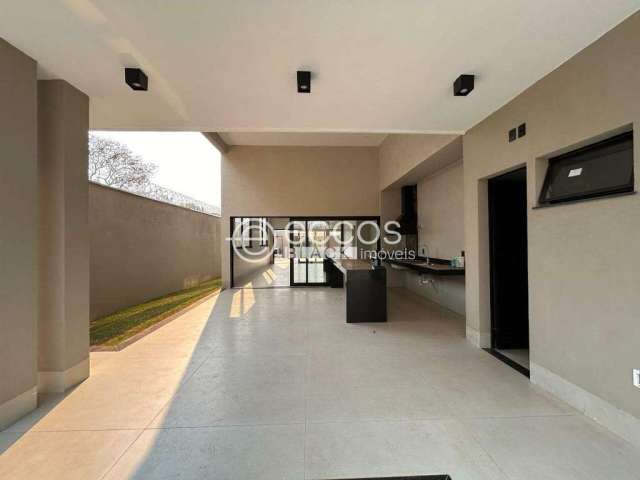 Casa à venda, 3 quartos, 3 suítes, 4 vagas, Jardim Karaíba - Uberlândia/MG