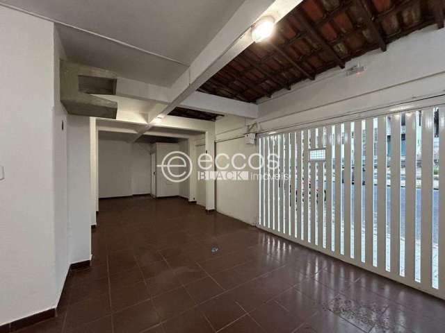 Casa à venda, 3 quartos, 1 suíte, 3 vagas, Cazeca - Uberlândia/MG