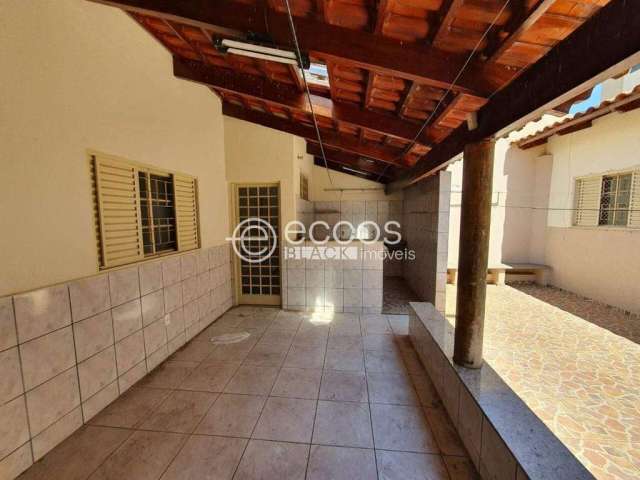 Casa para aluguel, 3 quartos, 1 suíte, 3 vagas, Nossa Senhora Aparecida - Uberlândia/MG