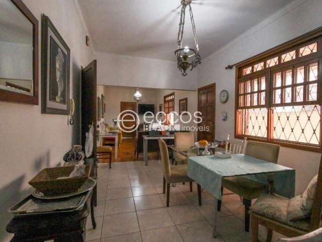 Casa à venda, 4 quartos, 1 vaga, Santo Antônio - Belo Horizonte/MG