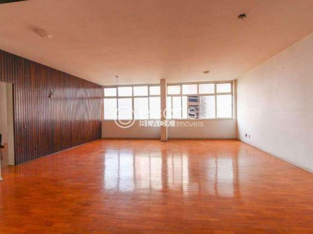 Apartamento à venda, 3 quartos, 1 suíte, 1 vaga, Centro - Belo Horizonte/MG