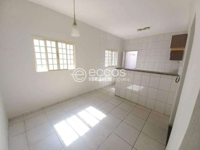 Casa à venda, 3 quartos, 1 suíte, 2 vagas, Jardim Botânico - Uberlândia/MG